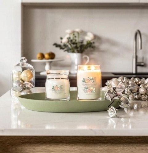 YC SIGNATURE - Świeca duża WHITE SPRUCE & GRAPEFRUIT