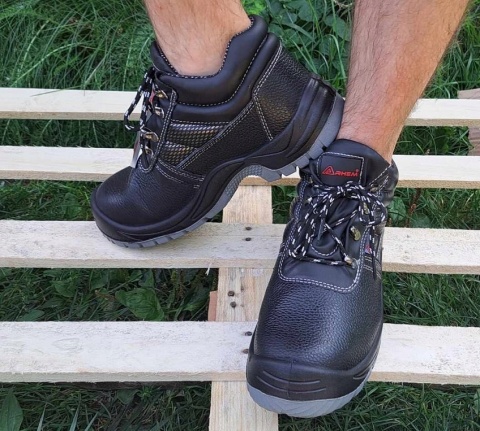 OBUWIE ochronne 701 r. 42