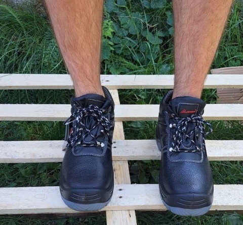 OBUWIE ochronne 701 r. 42