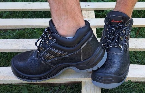 OBUWIE ochronne 701 r. 42