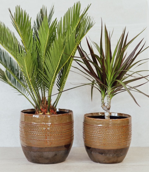 Osłonka na doniczkę ceramiczna brązowa szkliwiona