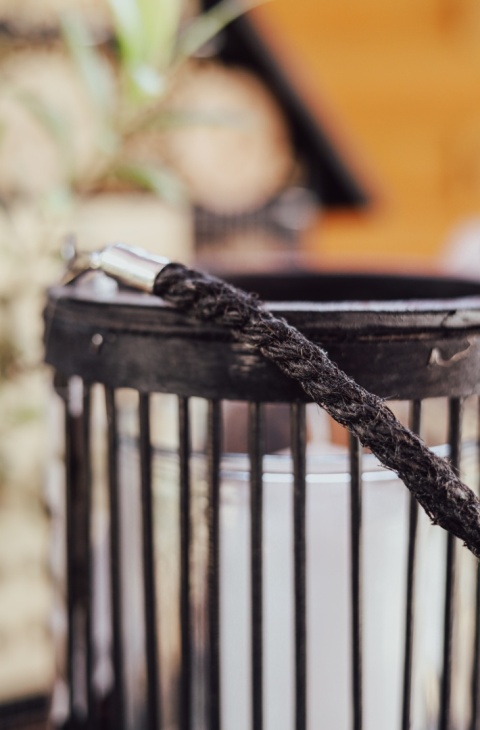 Lampion bambusowy na jutowym sznurku czarny 30cm