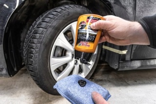 MOJE AUTO - Czernidło do plastiku i gumy 250 ml