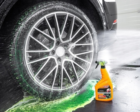 MOJE AUTO - Preparat do felg i opon X-NEON 750ml - Atomizer
