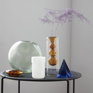 Szklany wazon bursztynowy