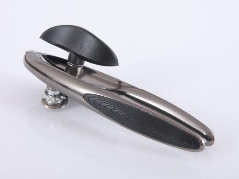 AM - OTWIERACZ DO PUSZEK CZARNY CHROM / 96609