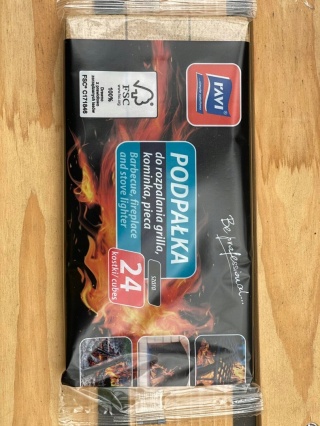 Podpałka szara do grilla, kominka 24 kostki