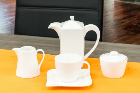 AM-PORTO DZBANEK 600ML