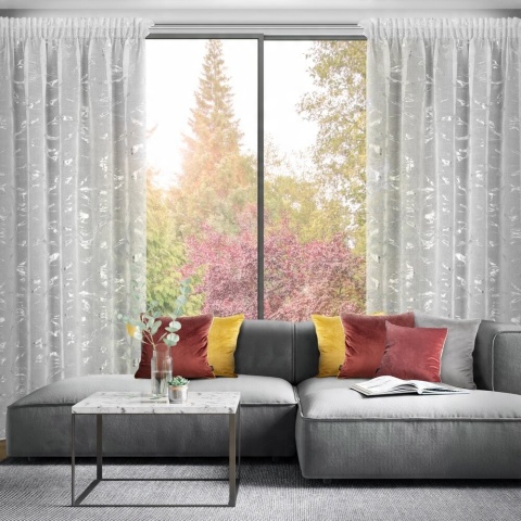 FIRANA GOTOWA biała na taśmie zdobiona Alina 140x270