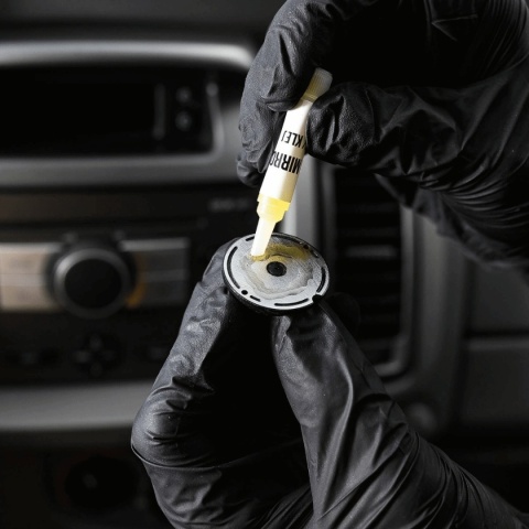 Szybkoschnący klej do lusterka wstecznego 6ml