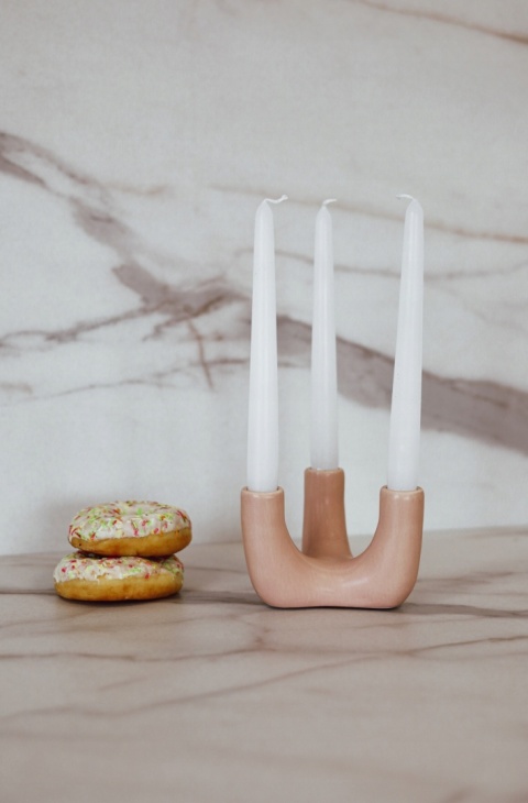 Świecznik długie świece ceramiczny różowy boho 3